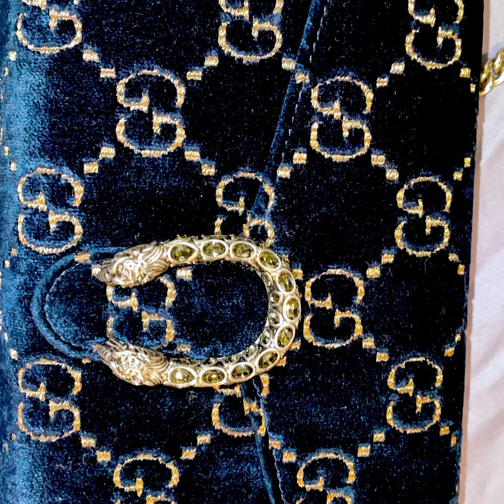 Small navy blue with beige Gucci symbols